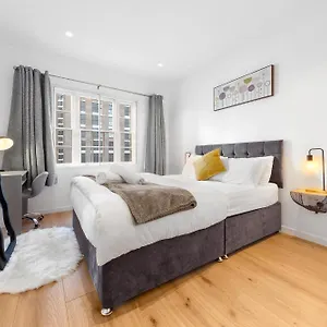 Apartment Modern Luxury Next To Aldgate East Station And Tower Of, London