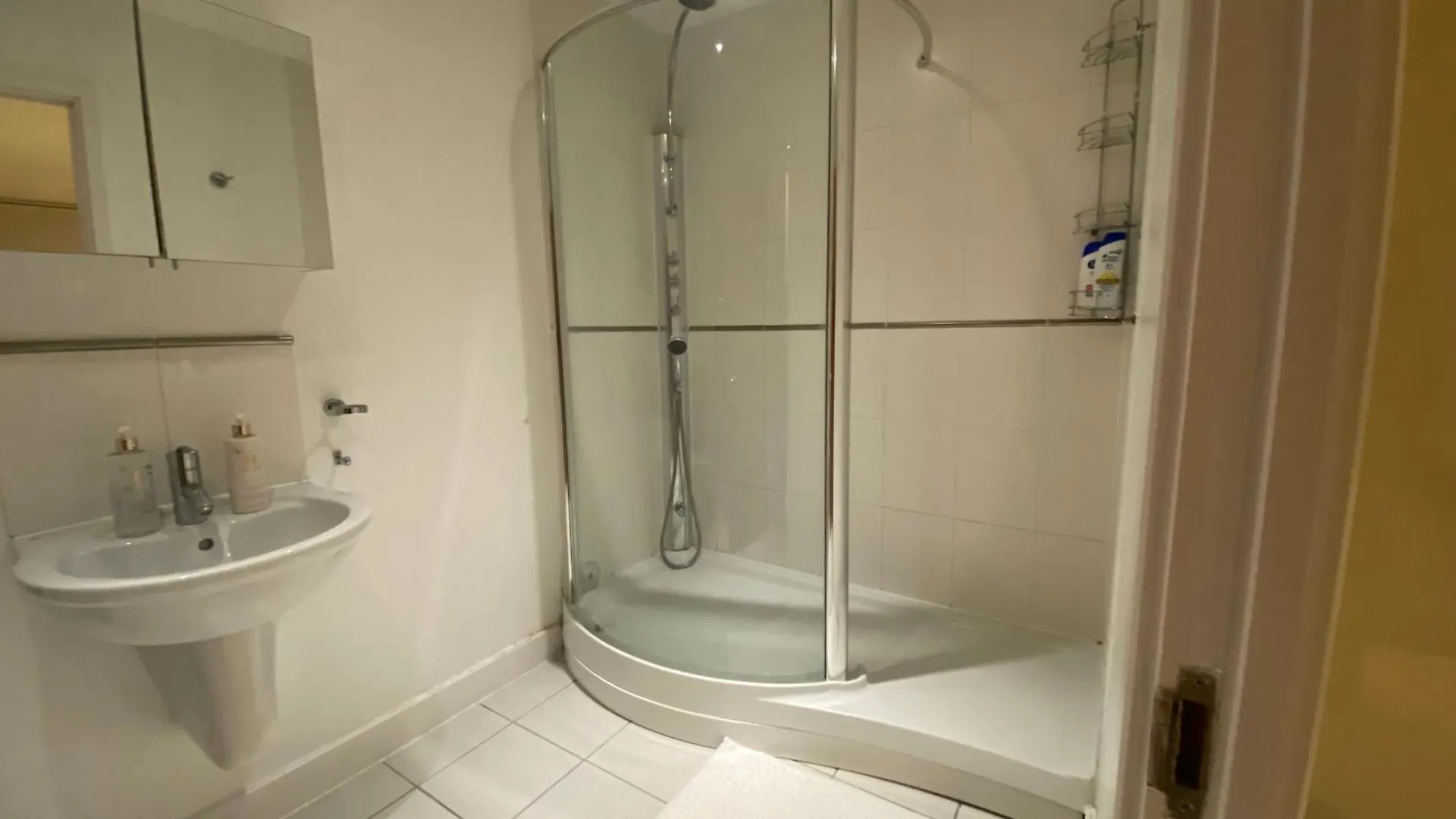 Cosy 3 Bed Penthouse In Royal Docks London Apartment