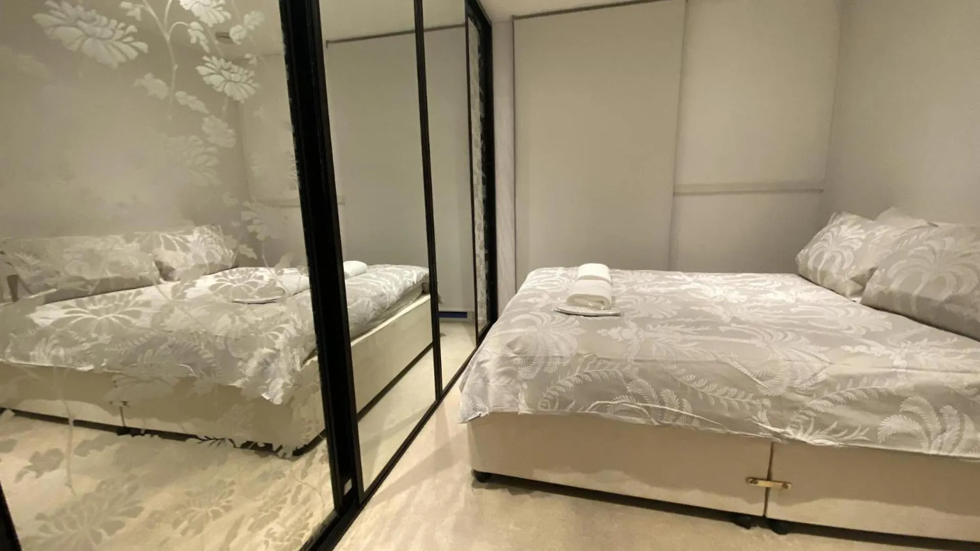 Cosy 3 Bed Penthouse In Royal Docks London Apartment