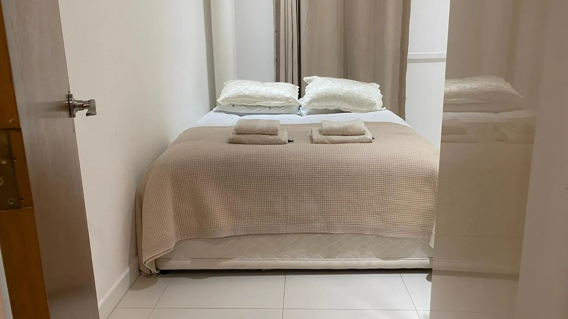 Cosy 3 Bed Penthouse In Royal Docks London Apartment