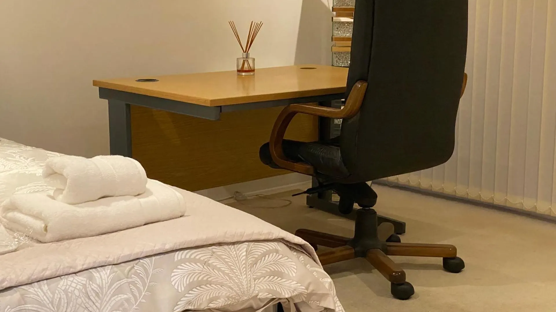 Cosy 3 Bed Penthouse In Royal Docks London Apartment